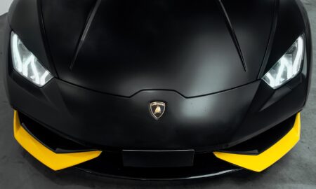 Lamborghini Huracan satin black and yellow 7