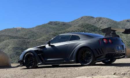 Nissan GTR Frozen Black Varis kit 127