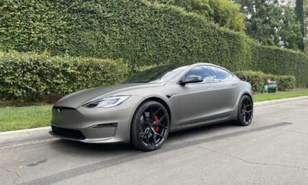 Tesla Model S mat houtskool metallic 9