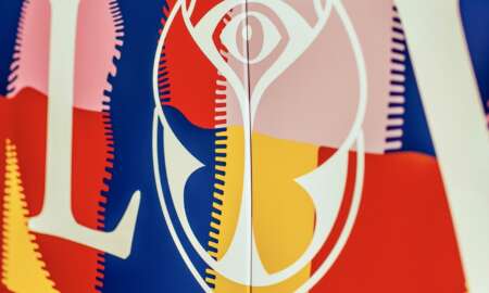 Tomorrowland BMW ix7 wrap 15