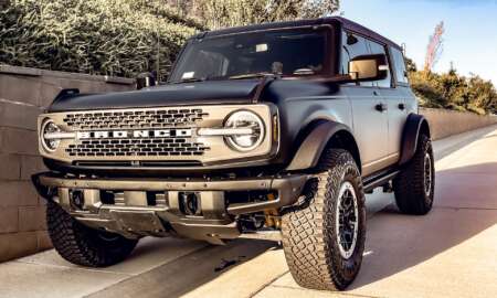 Bronco matzwart wrap 2