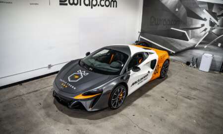 McLaren Artura carwrap Triple Crown 4