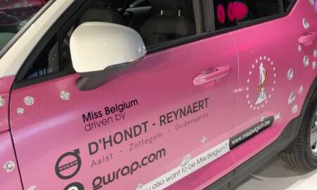 Celine Van Ouytsel carwrap Miss België - 3