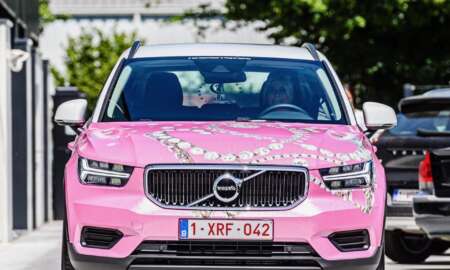 Celine Van Ouytsel carwrap Miss België - 7