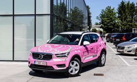 Celine Van Ouytsel carwrap Miss België - 8