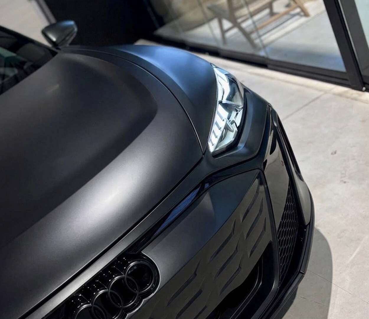 Matte carwrap: Audi E-tron
